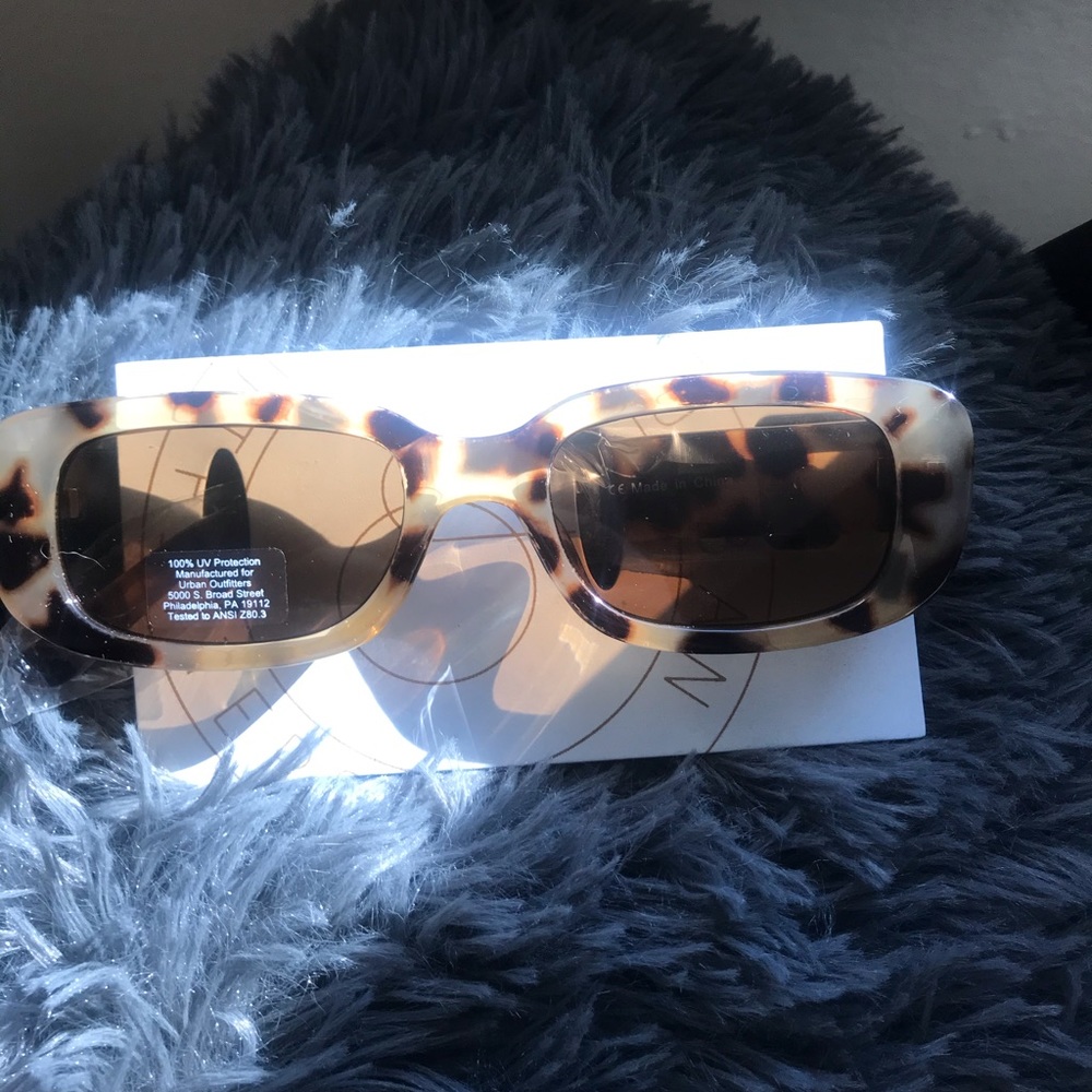 urban outfitters sunglasses